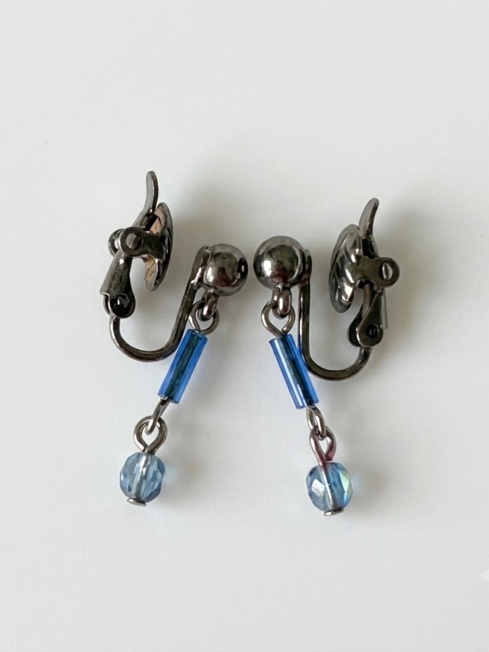 Vintage Gunmetal Gray Blue Iridescent Clip On Earrings Dangle